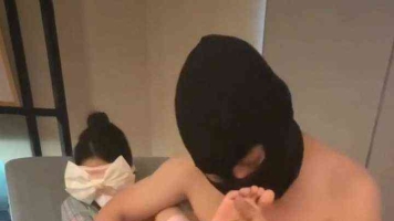 【瓢城摄影】宾馆捆住长腿美女的手脚，尽情tian玩嫩脚