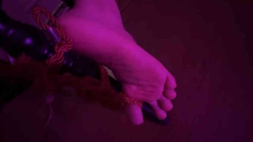 真实-借朋友的漂亮女友好好挠她脚丫虐足