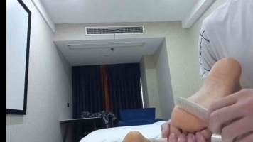 私约女巫帽桃子现实1+2，圈内ee跪姿被tk，痛苦叫声