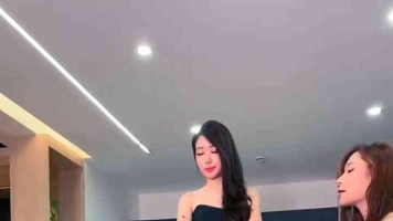 【麋鹿银儿】教训超美天使女仆tian吃口水白袜脚