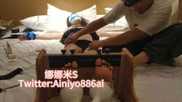 娜娜原创 挠tian娜娜米s的嫩脚丫