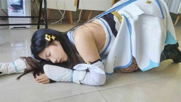 沐涵 cos原神(莹）被训练成小猫咪放倒玩脚